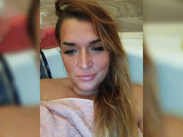 Live sex webcam photo for Wennice #269288619