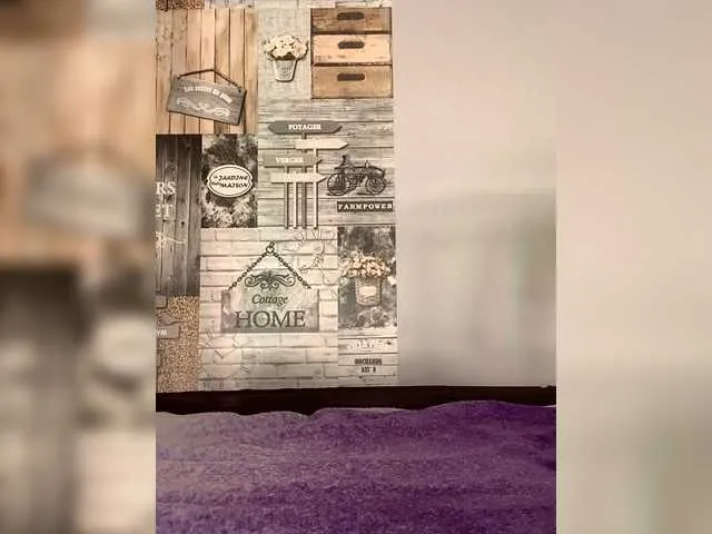 Live sex webcam photo for HannaMils #269291555