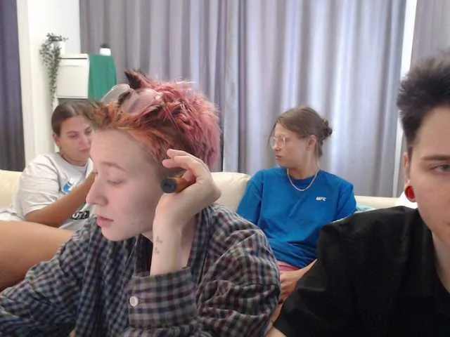 Live sex webcam photo for BugaGirls #269305447