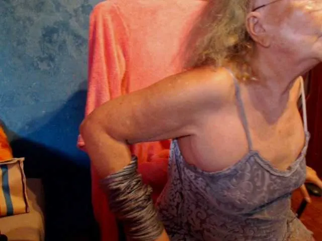 Live sex webcam photo for milo4ka77 #269305804