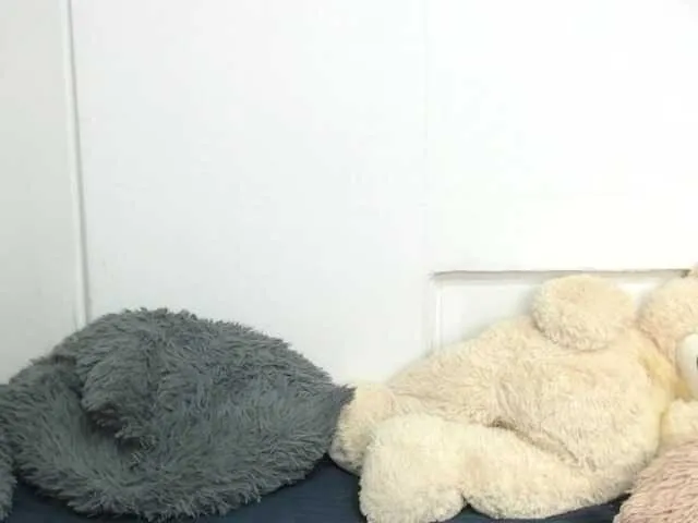 Live sex webcam photo for Angeluxxx #269299221