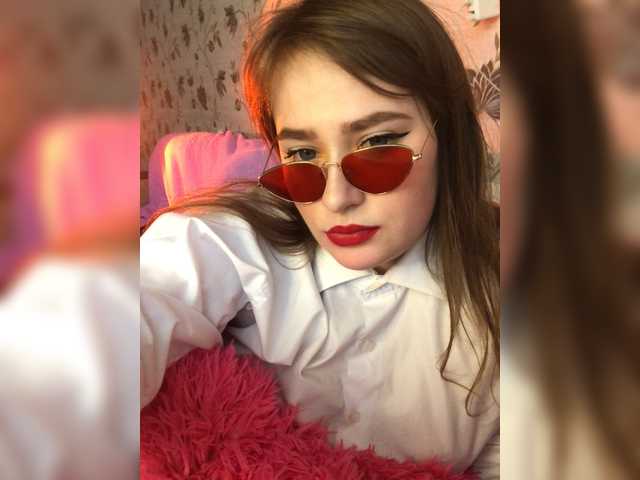 Live sex webcam photo for Mona-Liza #269301824