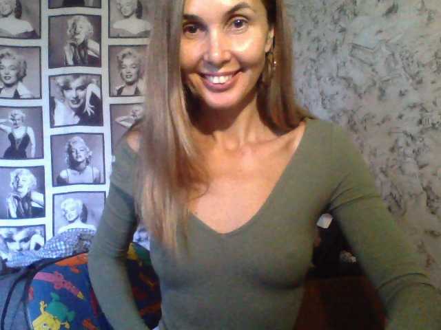 Live sex webcam photo for Aurora108 #288002788