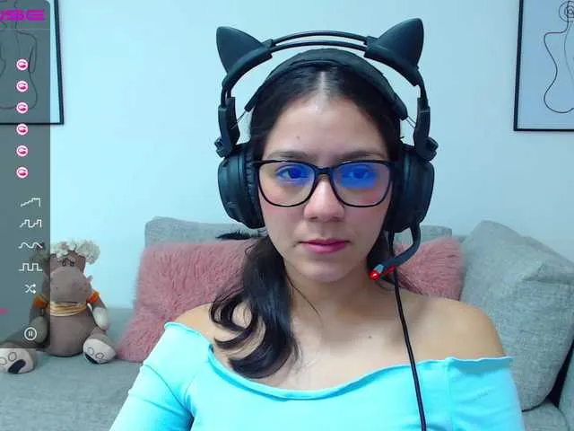 Live sex webcam photo for UBittersweet #269311339