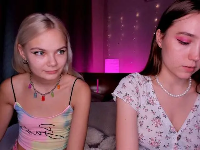 Live sex webcam photo for EllaaMaary #269305630