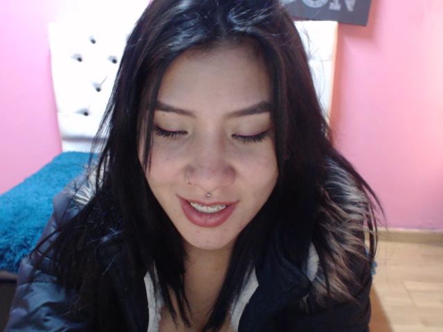 Live sex webcam photo for Emmaafox #269309229