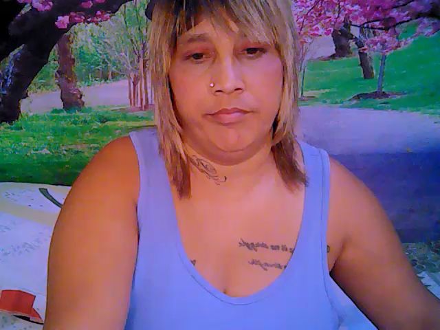 Live sex webcam photo for Roxyfoxy69 #269301286