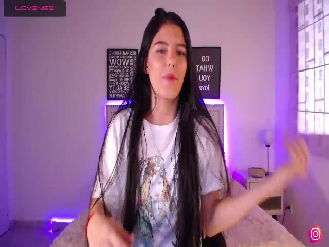 Live sex webcam photo for Rose_se #269313216