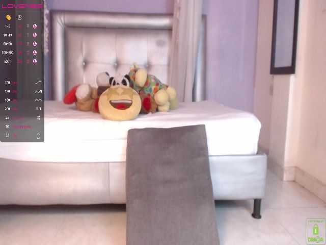 Live sex webcam photo for Sofia_ebony #269308026