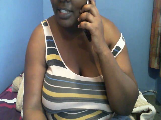 Live sex webcam photo for LaraLovesU #269301247