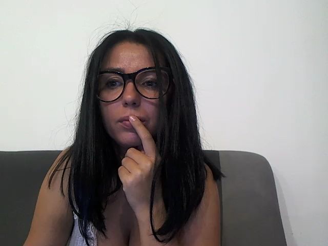 Live sex webcam photo for HotErikka #269300019