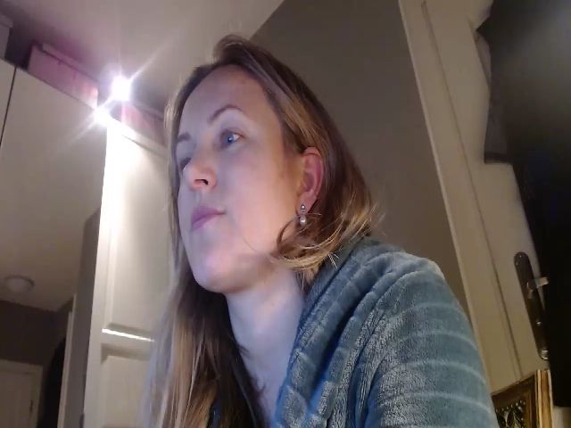 Live sex webcam photo for JustLily #269314149