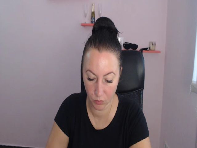 Live sex webcam photo for LexiFox_ #269302892