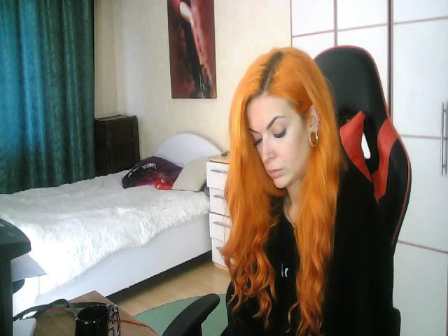 Live sex webcam photo for LuckyStarlet #269304384