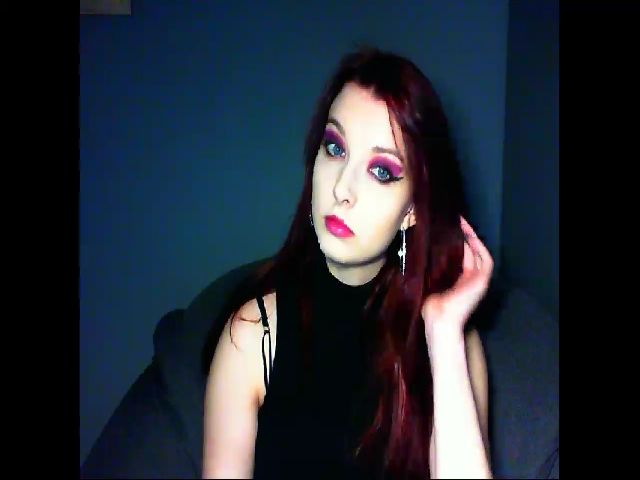 Live sex webcam photo for VirginLuna18 #269307448