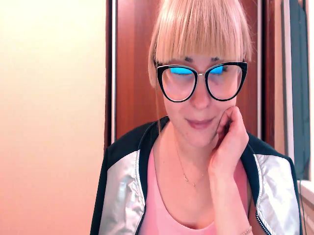 Live sex webcam photo for Kay_Lo #269307106