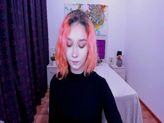 Live sex webcam photo for FionaClassy #269307872