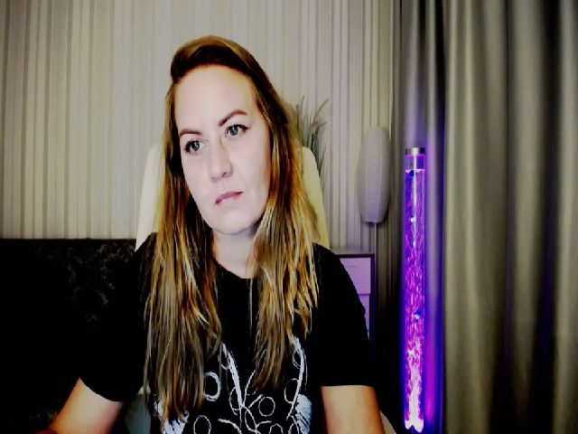Live sex webcam photo for CintyCat #269308887