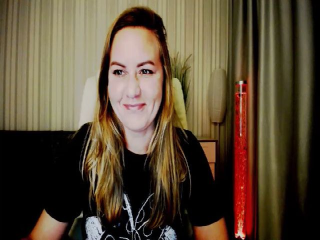 Live sex webcam photo for CintyCat #269309750