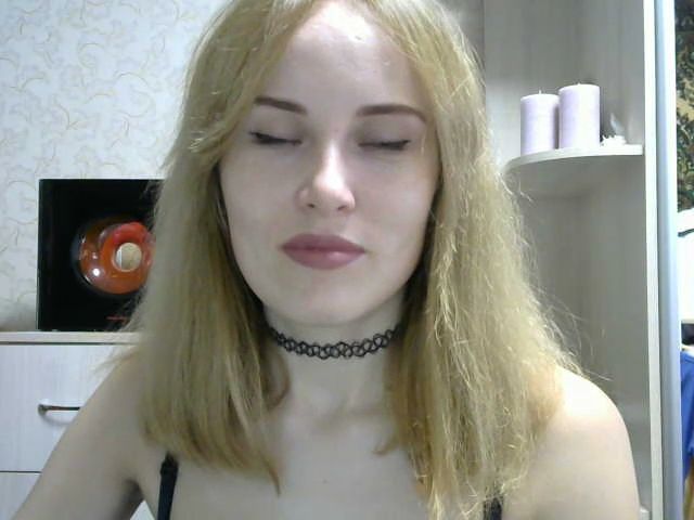 Live sex webcam photo for TrisMery #269303474