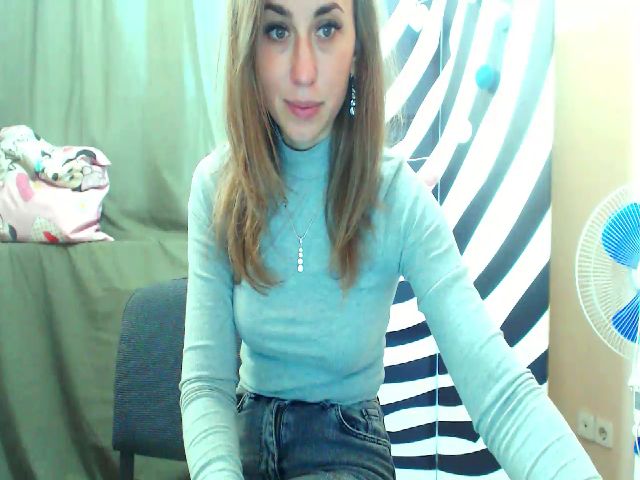 Live sex webcam photo for HeartGirl #269304557