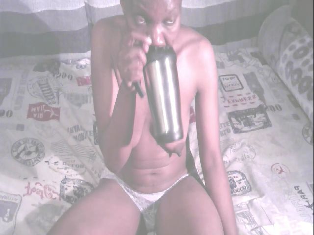 Live sex webcam photo for Sexybooty85 #269300041