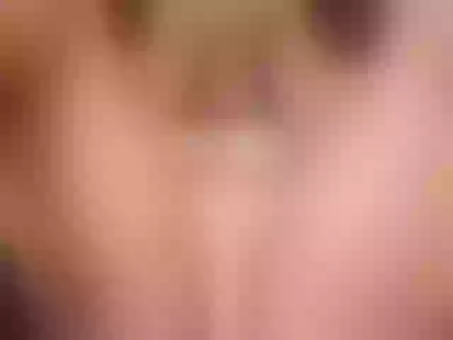 Live sex webcam photo for KatieNolan #269310248