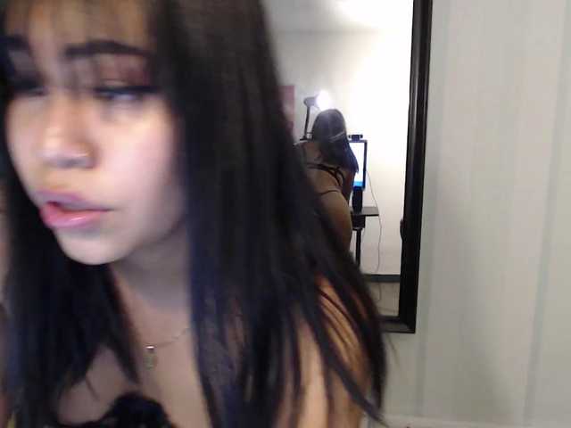 Live sex webcam photo for sara-guzman02 #269311661