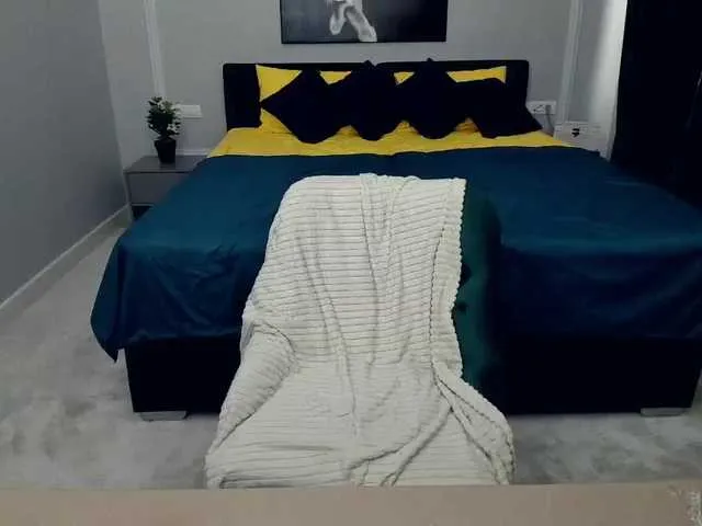 Live sex webcam photo for IceDanielle #269305842