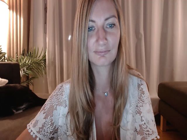 Live sex webcam photo for OhSoPrecious #269313956