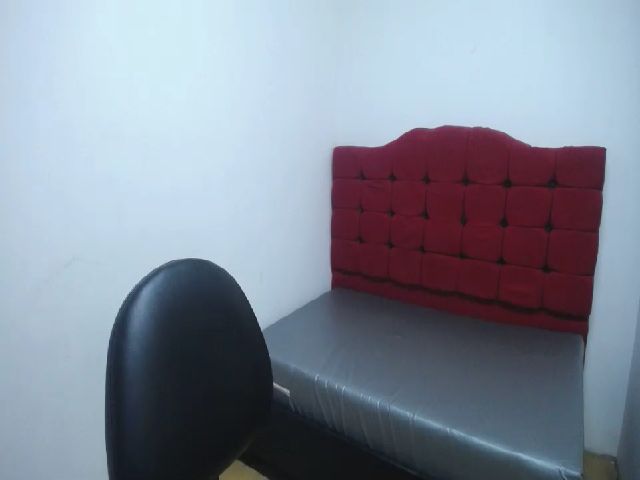 Live sex webcam photo for Carolinforbes #269300298