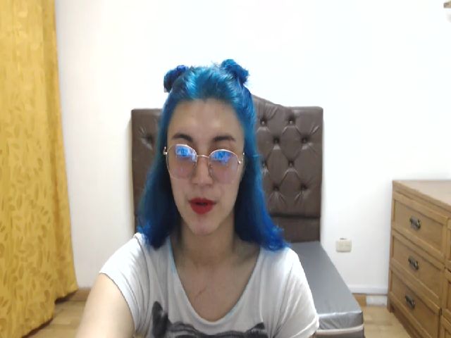 Live sex webcam photo for Carolinforbes #269315197