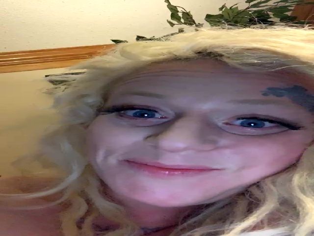 Live sex webcam photo for Goddess56 #269303557