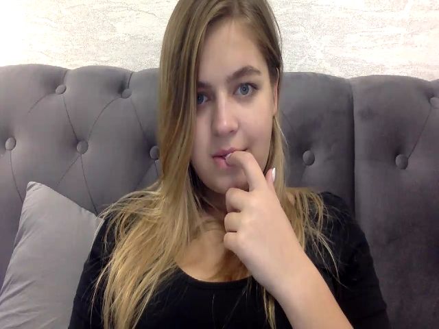 Live sex webcam photo for Princess_Ly2 #269315235