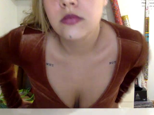 Live sex webcam photo for Alicenicolle #269299508