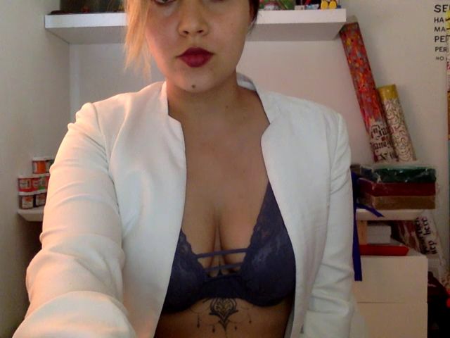 Live sex webcam photo for Alicenicolle #269312300