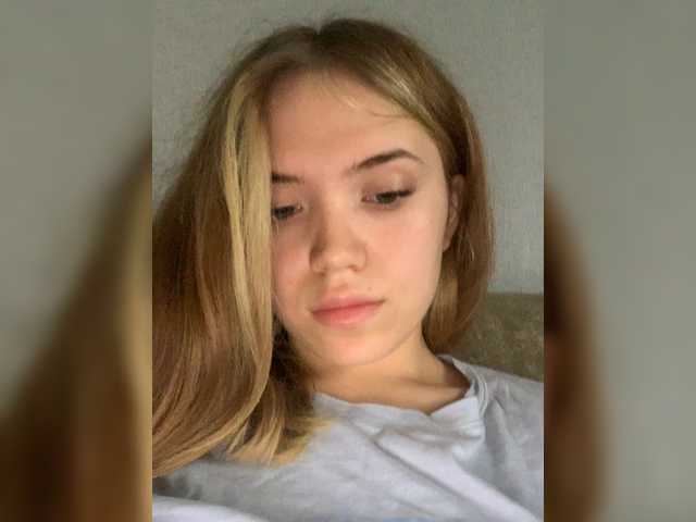 Live sex webcam photo for YourDreamms #269305599