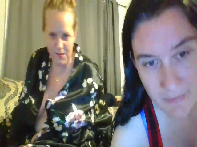 Live sex webcam photo for HarleyStar82 #269300384
