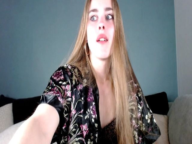 Live sex webcam photo for EmmaBlare #269313499