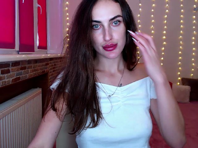 Live sex webcam photo for IsabelleHot88 #269307688