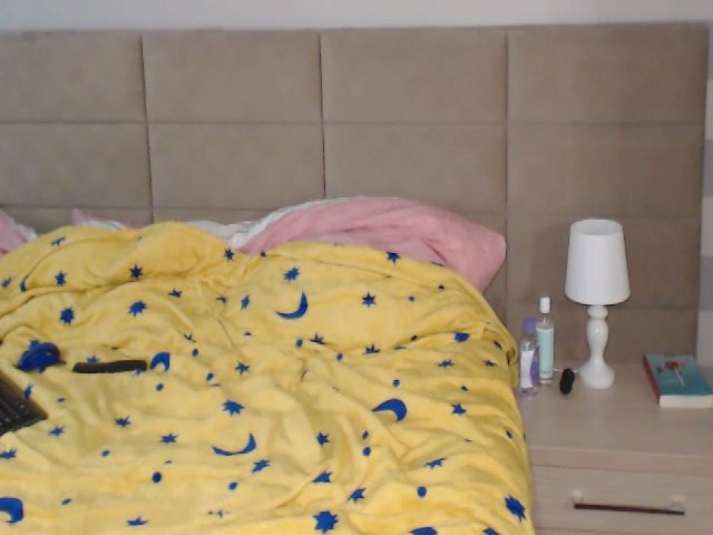 Live sex webcam photo for petitelill #269304698