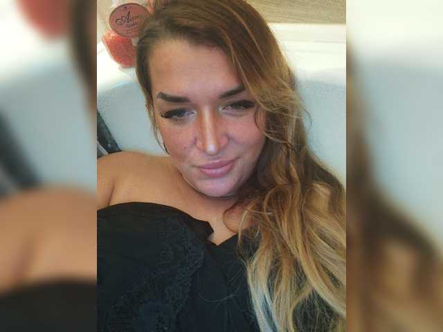 Live sex webcam photo for Wennice #269301807