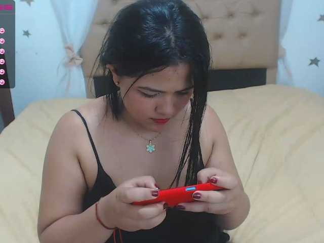 Live sex webcam photo for Charlotte-Lin #269321287