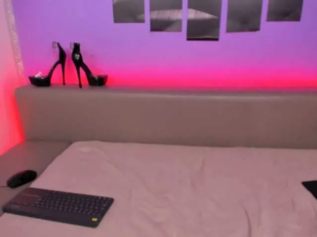 Live sex webcam photo for HOTbrunette69 #269329357