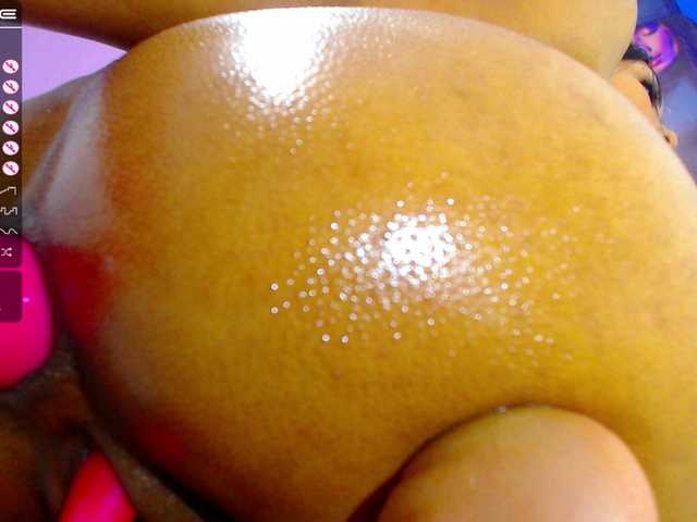 Live sex webcam photo for SammCherry #287929916