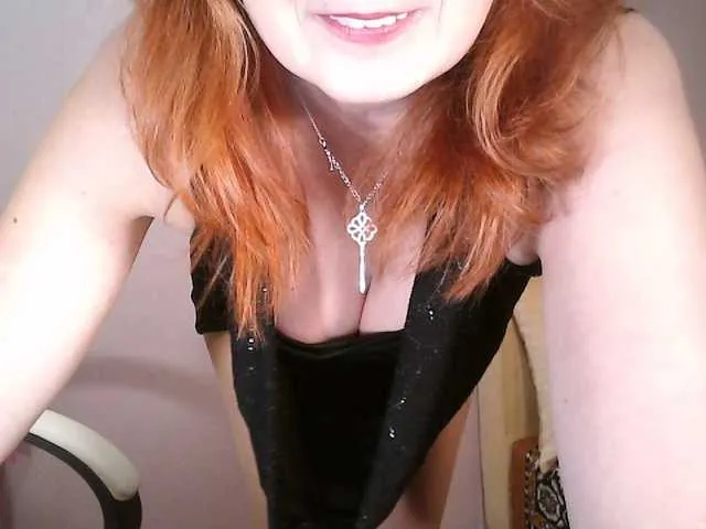 Live sex webcam photo for leeloofire #269324288