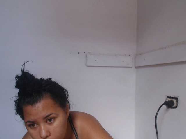 Live sex webcam photo for julianahothot #269330228