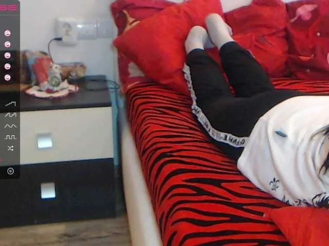 Live sex webcam photo for Ashima25 #269330254