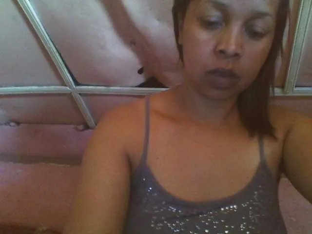 Live sex webcam photo for big-ass-sexy #269325069