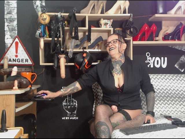 Live sex webcam photo for mistressmiry #269321005